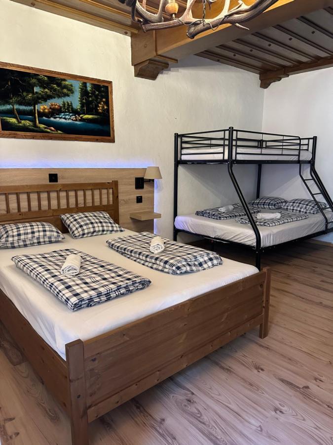 Hostel Lovely Rooms, City Center, Shared Bathroom, Windows To Corridor Villach Exterior photo